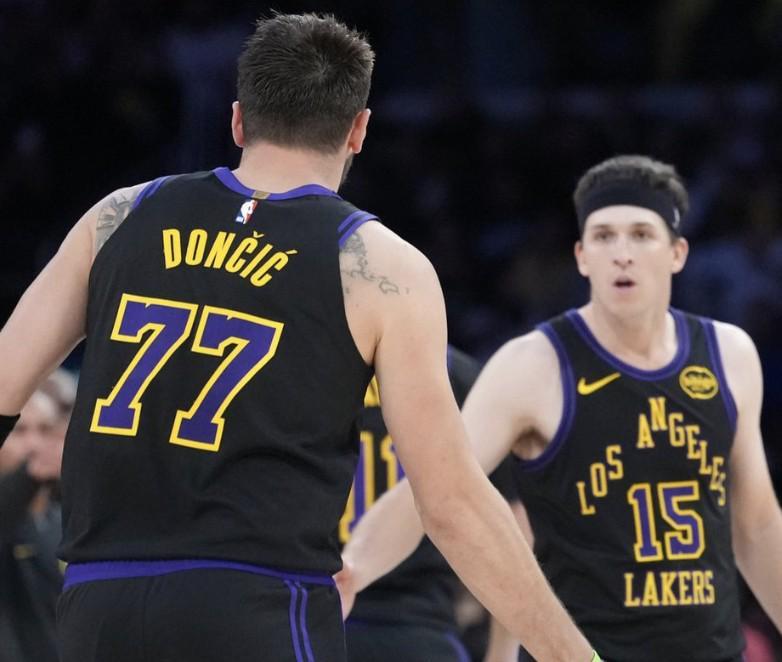 东契奇：跟里夫斯搭档让比赛如此轻松，我们是超棒的二人组